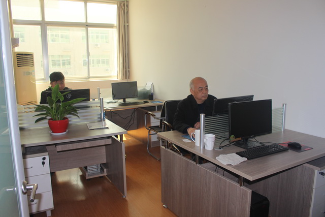 公司業(yè)務(wù)部掠影